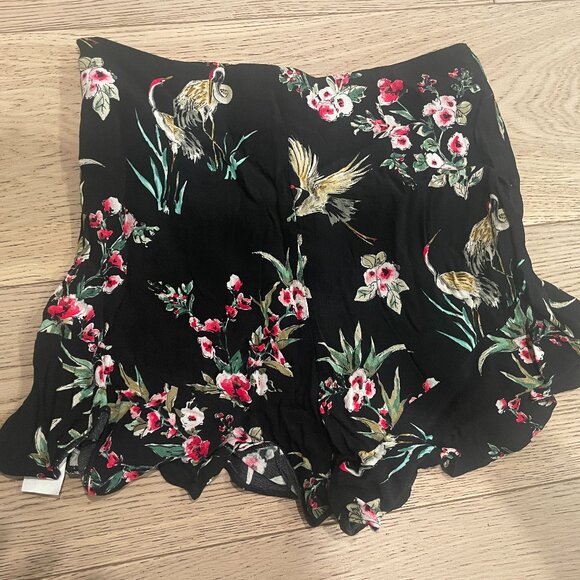Zara Floral Shorts - Picture 2 of 4